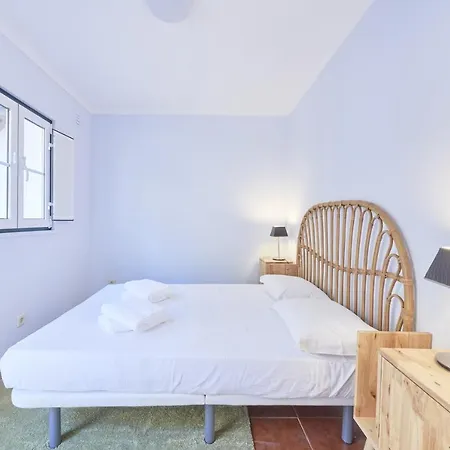 Amazing Terrace And Riverview In Historical Appartement Lissabon