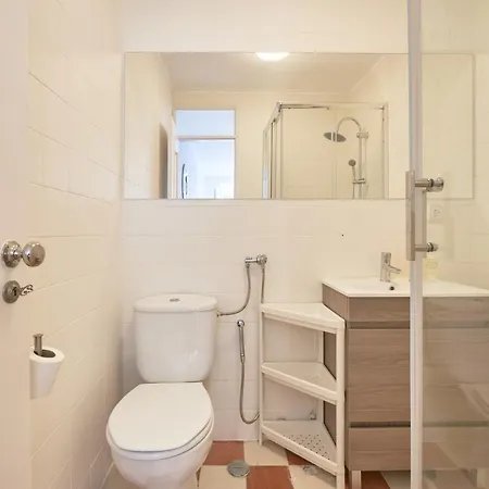 Apartment Amazing Terrace And Riverview In Historical Lissabon