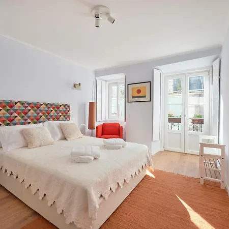 Amazing Terrace And Riverview In Historical Lejlighed